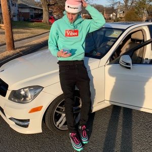 Meet your Posher, Ethan